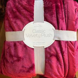 Berkshire Velvety Plush Blanket (Full/Queen) - SOLD